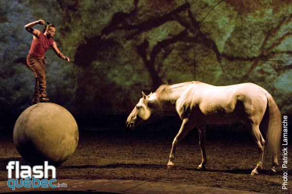 PremiÃ¨re du magnifique spectacle de Cavalia au Quartier dix-trente sous les chapiteaux - Aucune utilisation permise de cette image n\'est permise sans l\'autorisation Ã©crite du photographe - patrick@flashquebec.info