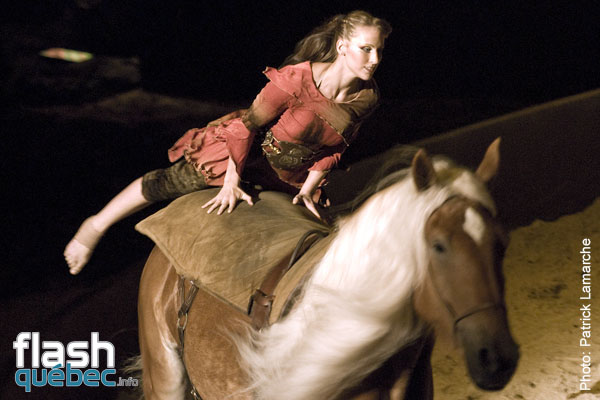 PremiÃ¨re du magnifique spectacle de Cavalia au Quartier dix-trente sous les chapiteaux - Aucune utilisation permise de cette image n\'est permise sans l\'autorisation Ã©crite du photographe - patrick@flashquebec.info