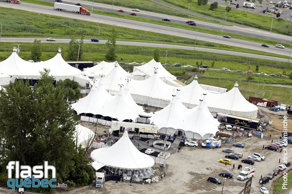 PremiÃ¨re du magnifique spectacle de Cavalia au Quartier dix-trente sous les chapiteaux - Aucune utilisation permise de cette image n\'est permise sans l\'autorisation Ã©crite du photographe - patrick@flashquebec.info