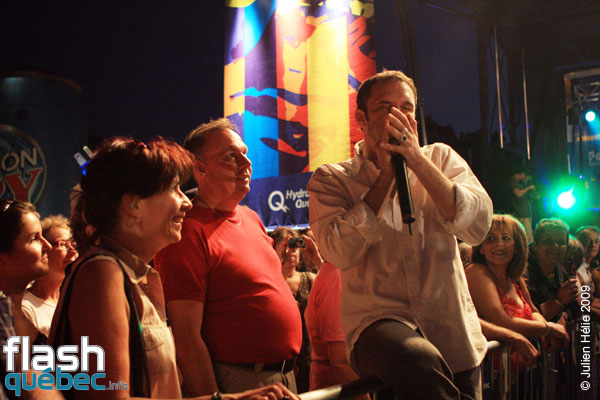Spectacle de Jimmy James, Jim Zeller et Carl Tremblay, le 13 aout 2009, au Parc Ahuntsic de Montreal, dans le cadre du Festiblues International 2009. Utilisation quelle qu'elle soit strictement interdite sans l'accord de l'auteur spiritpictures@hotmail.fr
