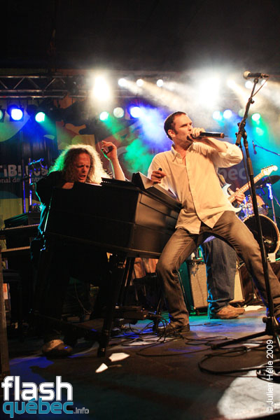 Spectacle de Jimmy James, Jim Zeller et Carl Tremblay, le 13 aout 2009, au Parc Ahuntsic de Montreal, dans le cadre du Festiblues International 2009. Utilisation quelle qu'elle soit strictement interdite sans l'accord de l'auteur spiritpictures@hotmail.fr