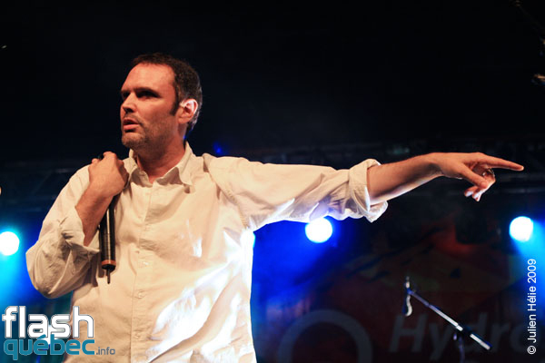 Spectacle de Jimmy James, Jim Zeller et Carl Tremblay, le 13 aout 2009, au Parc Ahuntsic de Montreal, dans le cadre du Festiblues International 2009. Utilisation quelle qu'elle soit strictement interdite sans l'accord de l'auteur spiritpictures@hotmail.fr
