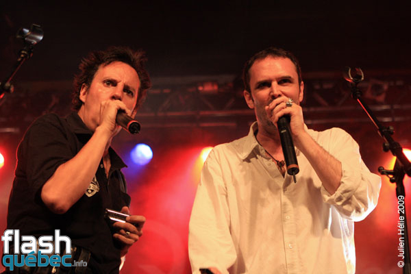 Spectacle de Jimmy James, Jim Zeller et Carl Tremblay, le 13 aout 2009, au Parc Ahuntsic de Montreal, dans le cadre du Festiblues International 2009. Utilisation quelle qu'elle soit strictement interdite sans l'accord de l'auteur spiritpictures@hotmail.fr