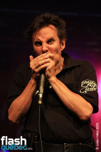 Spectacle de Jimmy James, Jim Zeller et Carl Tremblay, le 13 aout 2009, au Parc Ahuntsic de Montreal, dans le cadre du Festiblues International 2009. Utilisation quelle qu'elle soit strictement interdite sans l'accord de l'auteur spiritpictures@hotmail.fr