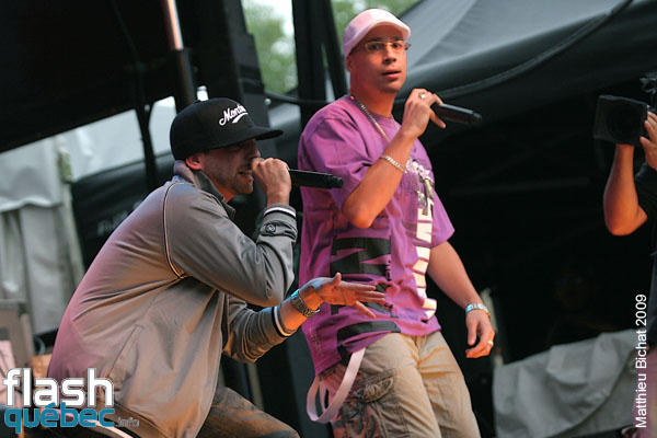 Spectacle de L'Assemblee, le 9 aout 2009, en cloture des 21emes Francofolies de Montreal. Utilisation quelle qu'elle soit strictement interdite sans l'accord de l'auteur matthieu@flashquebec.info.