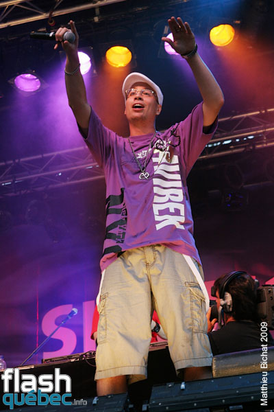Spectacle de L'Assemblee, le 9 aout 2009, en cloture des 21emes Francofolies de Montreal. Utilisation quelle qu'elle soit strictement interdite sans l'accord de l'auteur matthieu@flashquebec.info.