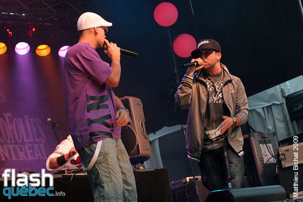 Spectacle de L'Assemblee, le 9 aout 2009, en cloture des 21emes Francofolies de Montreal. Utilisation quelle qu'elle soit strictement interdite sans l'accord de l'auteur matthieu@flashquebec.info.