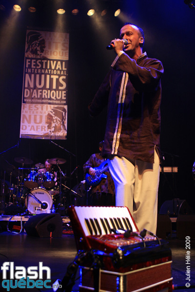 Spectacle de la formation  Orchestre National de BarbÃ¨s (France / AlgÃ©rie / Maroc)  dans le cadre du Festival International des Nuits d'Afrique de MontrÃ©al, le 16 Juillet au Metropolis. Utilisation quelle qu'elle soit strictement interdite sans l'accord de l'auteur spiritpictures@hotmail.fr.