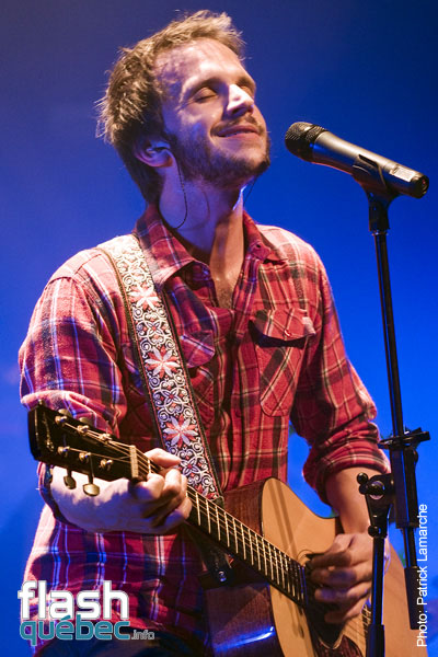 PremiÃ¨re MontrÃ©alaise du spectacle de Steve Veilleux - Les souvenirs qui ne meurent jamais - Club Soda - 21 octobre 2010 - Aucune utilisation permise sans autorisation Ã©crite de l'auteur - Patrick@flashquebec.info