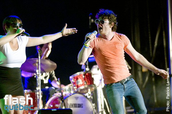 Yan Perreau et ses amis les etoiles avec Loco Locass, Samian, Ariane Moffatt et Bernard Adamus, le 14 juin 2010 dans le cadre des Francofolies.  Aucune utilisation permise sans l'autorisation ecrite du photographe Patrick@flashquebec.info