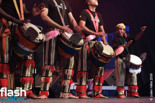 Spectacle de Aboulaye Kone & BoloKan Percussion (Cote d'Ivoire / Qc) dans le cadre du Festival International des Nuits d'Afrique de Montreal, le 26 Juillet 2009 sur la Place Emilie-Gamelin. Utilisation quelle qu'elle soit strictement interdite sans l'accord de l'auteur spiritpictures@hotmail.fr.