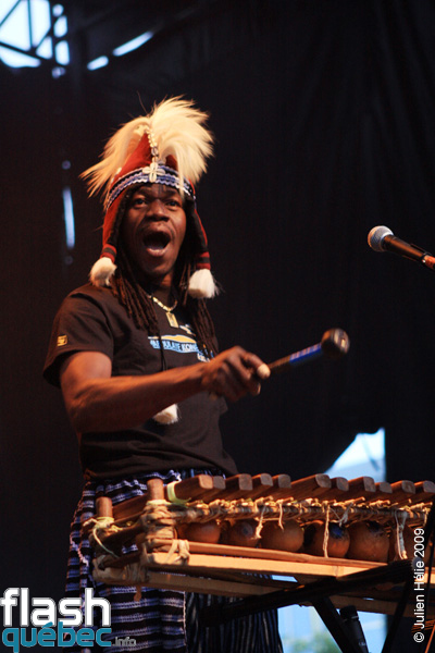 Spectacle de Aboulaye Kone & BoloKan Percussion (Cote d'Ivoire / Qc) dans le cadre du Festival International des Nuits d'Afrique de Montreal, le 26 Juillet 2009 sur la Place Emilie-Gamelin. Utilisation quelle qu'elle soit strictement interdite sans l'accord de l'auteur spiritpictures@hotmail.fr.