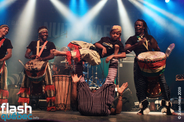 Spectacle de Aboulaye Kone & BoloKan Percussion (Cote d'Ivoire / Qc) dans le cadre du Festival International des Nuits d'Afrique de Montreal, le 26 Juillet 2009 sur la Place Emilie-Gamelin. Utilisation quelle qu'elle soit strictement interdite sans l'accord de l'auteur spiritpictures@hotmail.fr.