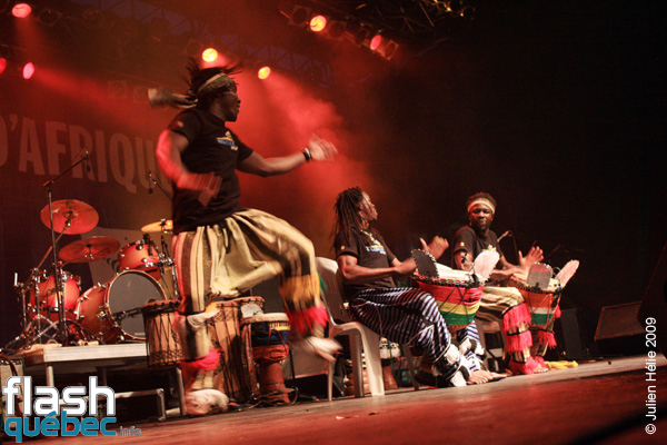 Spectacle de Aboulaye Kone & BoloKan Percussion (Cote d'Ivoire / Qc) dans le cadre du Festival International des Nuits d'Afrique de Montreal, le 26 Juillet 2009 sur la Place Emilie-Gamelin. Utilisation quelle qu'elle soit strictement interdite sans l'accord de l'auteur spiritpictures@hotmail.fr.