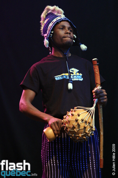 Spectacle de Aboulaye Kone & BoloKan Percussion (Cote d'Ivoire / Qc) dans le cadre du Festival International des Nuits d'Afrique de Montreal, le 26 Juillet 2009 sur la Place Emilie-Gamelin. Utilisation quelle qu'elle soit strictement interdite sans l'accord de l'auteur spiritpictures@hotmail.fr.