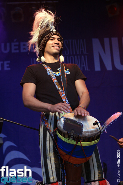 Spectacle de Aboulaye Kone & BoloKan Percussion (Cote d'Ivoire / Qc) dans le cadre du Festival International des Nuits d'Afrique de Montreal, le 26 Juillet 2009 sur la Place Emilie-Gamelin. Utilisation quelle qu'elle soit strictement interdite sans l'accord de l'auteur spiritpictures@hotmail.fr.