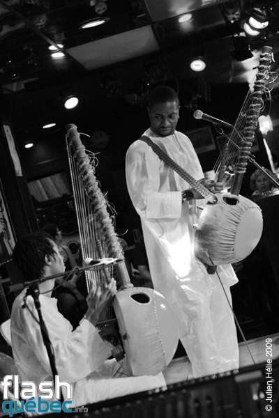 Spectacle de la formation  Balla Tounkara (Mali) dans le cadre du Festival International des Nuits d'Afrique de Montreal, le 15 Juillet au Club Balattou.