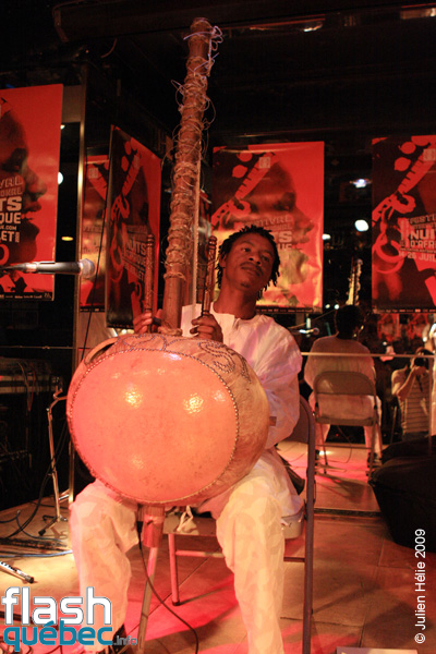 Spectacle de la formation  Balla Tounkara (Mali) dans le cadre du Festival International des Nuits d'Afrique de Montreal, le 15 Juillet au Club Balattou.