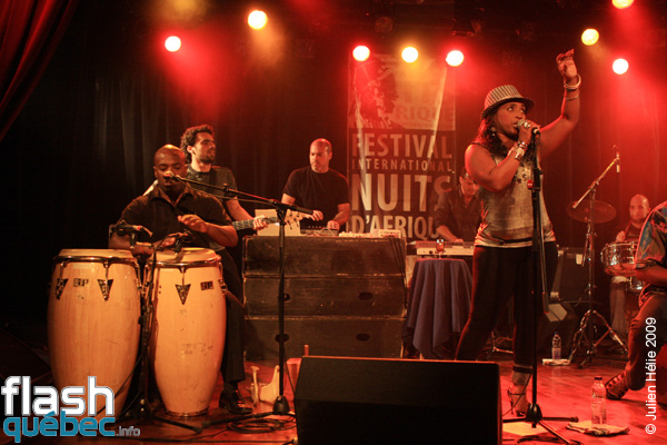 Spectacle de la formation Novalima (PÃ©rou) dans le cadre du Festival International des Nuits d'Afrique de MontrÃ©al, le 21 Juillet au Lion d'or. Utilisation quelle qu'elle soit strictement interdite sans l'accord de l'auteur spiritpictures@hotmail.fr.