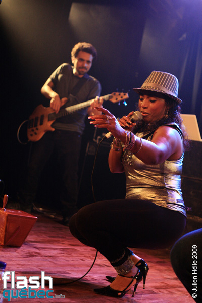 Spectacle de la formation Novalima (PÃ©rou) dans le cadre du Festival International des Nuits d'Afrique de MontrÃ©al, le 21 Juillet au Lion d'or. Utilisation quelle qu'elle soit strictement interdite sans l'accord de l'auteur spiritpictures@hotmail.fr.