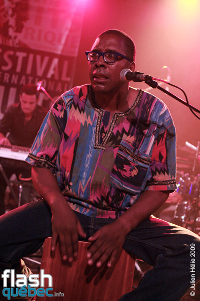 Spectacle de la formation Novalima (PÃ©rou) dans le cadre du Festival International des Nuits d'Afrique de MontrÃ©al, le 21 Juillet au Lion d'or. Utilisation quelle qu'elle soit strictement interdite sans l'accord de l'auteur spiritpictures@hotmail.fr.