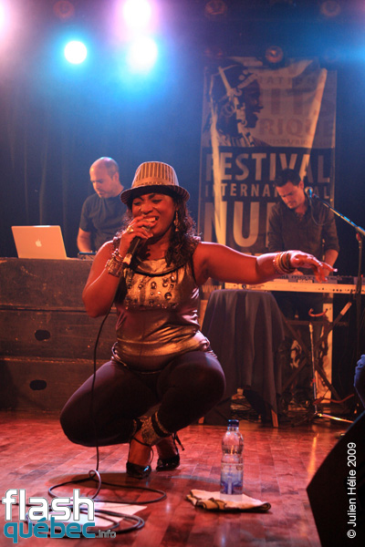 Spectacle de la formation Novalima (PÃ©rou) dans le cadre du Festival International des Nuits d'Afrique de MontrÃ©al, le 21 Juillet au Lion d'or. Utilisation quelle qu'elle soit strictement interdite sans l'accord de l'auteur spiritpictures@hotmail.fr.