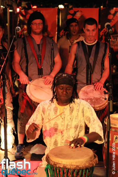 Spectacle de la formation TaafÃ© Fanga (Afrique de l'Ouest / Qc) et Habana CafÃ© (Cuba) dans le cadre du Festival International des Nuits d'Afrique de MontrÃ©al, le 19 Juillet au Club Balattou.