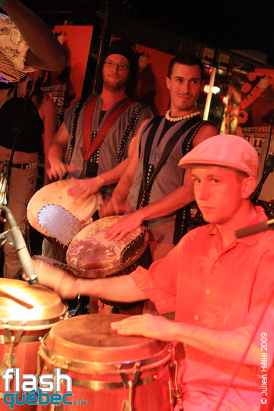 Spectacle de la formation TaafÃ© Fanga (Afrique de l'Ouest / Qc) et Habana CafÃ© (Cuba) dans le cadre du Festival International des Nuits d'Afrique de MontrÃ©al, le 19 Juillet au Club Balattou.
