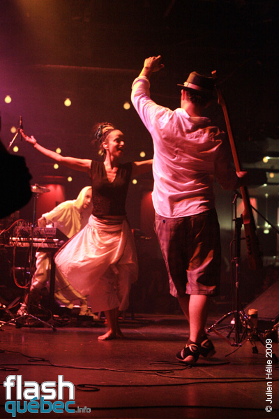 Spectacle de la formation Watcha Clan dans le cadre du Festival International des Nuits d\'Afrique de MontrÃ©al, le 19 Juillet au Kola Note.