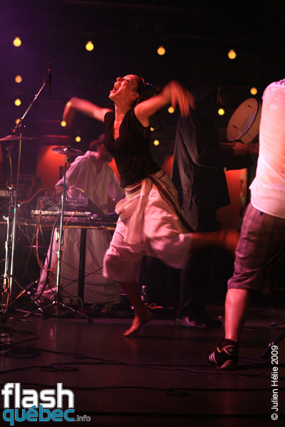 Spectacle de la formation Watcha Clan dans le cadre du Festival International des Nuits d\'Afrique de MontrÃ©al, le 19 Juillet au Kola Note.