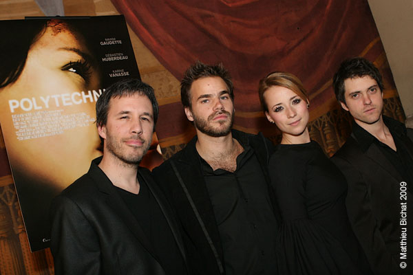 Denis Villeneuve (realisateur), Sebastien Huerdeau (comedien), Karine Vanasse (comedienne et coproductrice) et Maxim Gaudette (comedien). Premiere du film POLYTECHNIQUE au Cinema Imperial de Montreal, le 2 fevrier 2009.