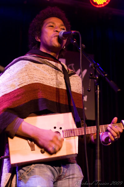 Festival MMM - Musique et Monde; Maison de la culture Ahuntsic - Cartierville; 25 mars 2009; Porte parole Philippe Fehmiu; Artistes Invites; ApadoooraÃ¯; Mikea; Musique; Sara RÃ©nÃ©lik; Soraya Benitez