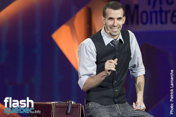 Olivier Martineau (gagnant de en route vers mon premier gala) Gala Juste pour rire animÃ© par FranÃ§ois Morency - Festival juste pour Rire 2010 - ThÃ©atre St-Denis - 9 juillet 2010 - Utilisation quelle qu\'elle soit strictement interdite sans l\'accord Ã©crite de l\'auteur - patrick@flashquebec.info