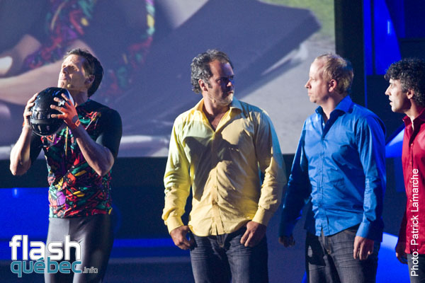 FranÃ§ois Morency  et Les Chick & Swell - Gala Juste pour rire animÃ© par FranÃ§ois Morency - Festival juste pour Rire 2010 - ThÃ©atre St-Denis - 9 juillet 2010 - Utilisation quelle qu\'elle soit strictement interdite sans l\'accord Ã©crite de l\'auteur - patrick@flashquebec.info