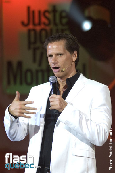 FranÃ§ois Morency - Gala Juste pour rire animÃ© par FranÃ§ois Morency - Festival juste pour Rire 2010 - ThÃ©atre St-Denis - 9 juillet 2010 - Utilisation quelle qu'elle soit strictement interdite sans l'accord Ã©crite de l'auteur - patrick@flashquebec.info