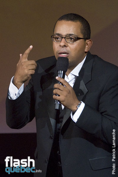 Gregory Charles  - Gala de Gregory Charles dans le cadres du Festival Juste pour rire 2010 - aucune utilisation permise sans l\'autorisation Ã©crite de l\'auteur - patrick@flashquebec.info