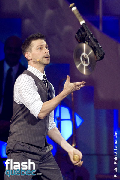 Mark the Knife - Gala de Gregory Charles dans le cadres du Festival Juste pour rire 2010 - aucune utilisation permise sans l\'autorisation Ã©crite de l\'auteur - patrick@flashquebec.info