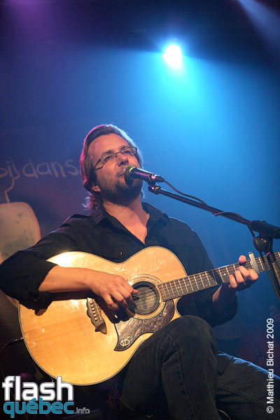 Lancement de l'Album -Un toi dans ma tete- de Luc De Larochelliere, a l'Espace Dell'Arte de Montreal, le 26 aout 2009. Utilisation quelle qu'elle soit strictement interdite sans l'accord de l'auteur matthieu@flashquebec.info.