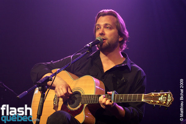 Lancement de l'Album -Un toi dans ma tete- de Luc De Larochelliere, a l'Espace Dell'Arte de Montreal, le 26 aout 2009. Utilisation quelle qu'elle soit strictement interdite sans l'accord de l'auteur matthieu@flashquebec.info.