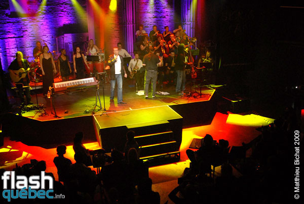Lancement de l'album FAN de Dan Bigras, a l'Astral de Montreal, le 21 septembre 2009. Utilisation quelle qu'elle soit strictement interdite sans l'accord de l'auteur matthieu@flashquebec.info.