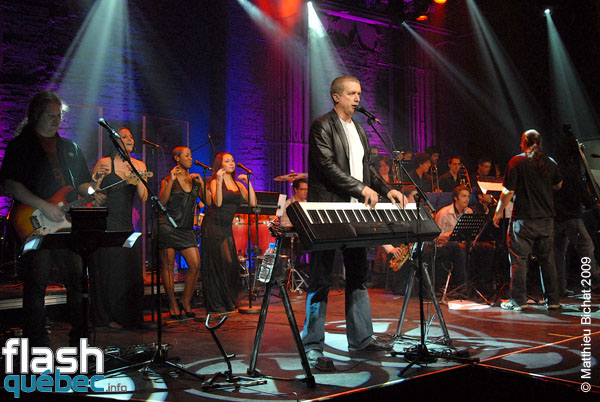 Lancement de l'album FAN de Dan Bigras, a l'Astral de Montreal, le 21 septembre 2009. Utilisation quelle qu'elle soit strictement interdite sans l'accord de l'auteur matthieu@flashquebec.info.