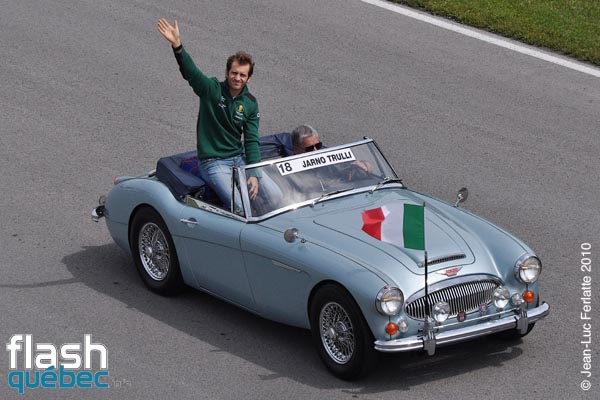 JARNO TRULLI (Lotus F1 Racing). Parade des Pilotes de Formule 1 du GRAND PRIX DU CANADA 2010, sur le Circuit Gilles Villeneuve de Montreal, le 13 juin 2010. Utilisation quelle qu'elle soit strictement interdite sans l'accord du photographe www.matthieubichat.com
