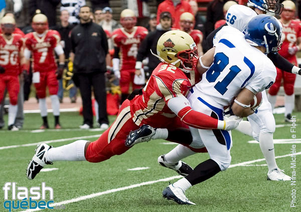 Rouge et Or VS Carabins - l'universitÃ© Laval sont champions de la Coupe Dunsmore pour une septiÃ¨me saison consÃ©cutive grÃ¢ce Ã  leur victoire 31-7.