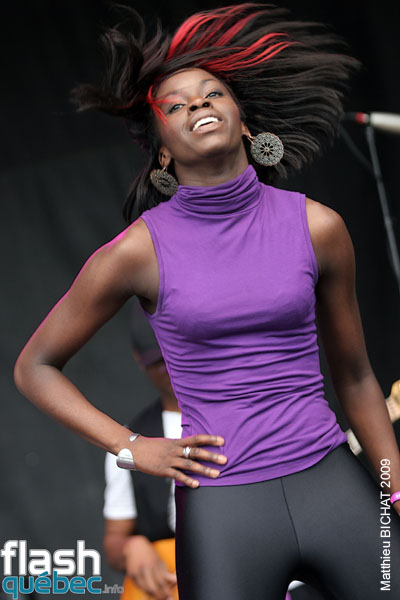 divine_brown_virgin_festival_2006090