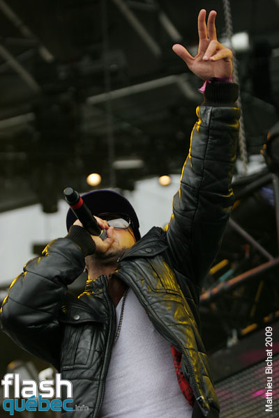 Spectacle de Karl Wolf au Virgin Festival de Montreal, le 20 juin 2009. Utilisation quelle qu'elle soit strictement interdite sans l'accord de l'auteur matthieu@flashquebec.info.