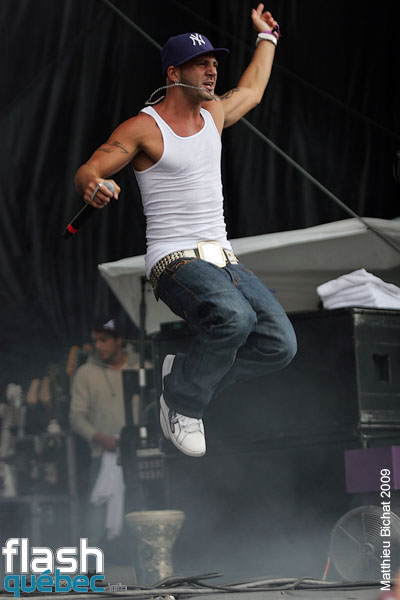 Spectacle de Karl Wolf au Virgin Festival de Montreal, le 20 juin 2009. Utilisation quelle qu'elle soit strictement interdite sans l'accord de l'auteur matthieu@flashquebec.info.