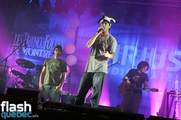 Spectacle de Loco Locass lors du Rap Party des Francos, le 9 aout 2009, pour la cloture des 21emes Francofolies de Montreal. Utilisation quelle qu'elle soit strictement interdite sans l'accord de l'auteur matthieu@flashquebec.info.