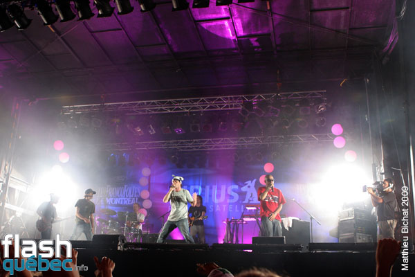 Spectacle de Loco Locass lors du Rap Party des Francos, le 9 aout 2009, pour la cloture des 21emes Francofolies de Montreal. Utilisation quelle qu'elle soit strictement interdite sans l'accord de l'auteur matthieu@flashquebec.info.