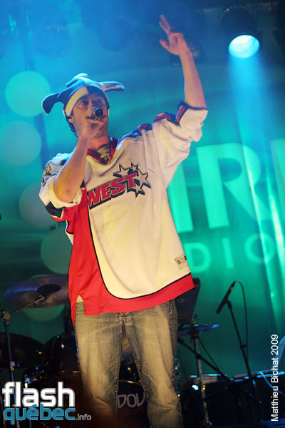 Spectacle de Loco Locass lors du Rap Party des Francos, le 9 aout 2009, pour la cloture des 21emes Francofolies de Montreal. Utilisation quelle qu'elle soit strictement interdite sans l'accord de l'auteur matthieu@flashquebec.info.