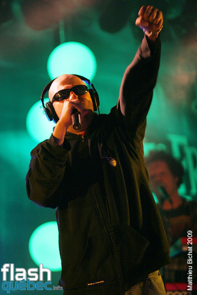 Spectacle de Loco Locass lors du Rap Party des Francos, le 9 aout 2009, pour la cloture des 21emes Francofolies de Montreal. Utilisation quelle qu'elle soit strictement interdite sans l'accord de l'auteur matthieu@flashquebec.info.